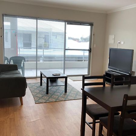 Apartment In Queens Park Perth Eksteriør bilde